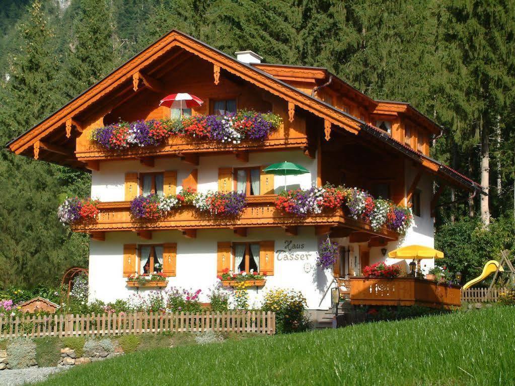 Haus Tasser Mayrhofen Bagian luar foto